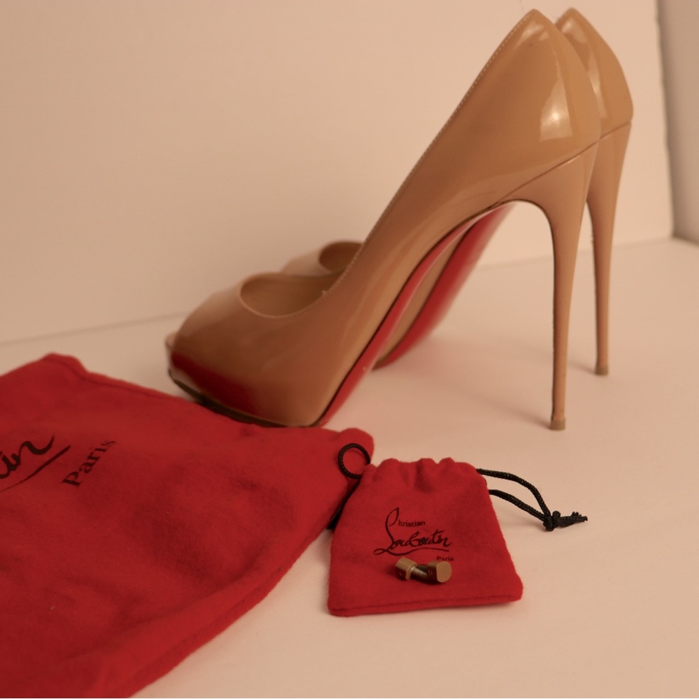 Christian Louboutin New Very Privé size 42